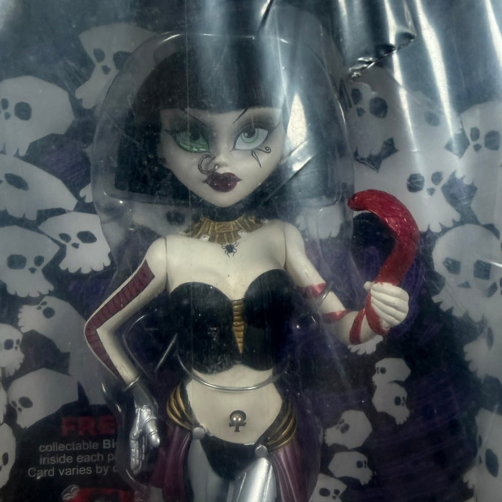 Bleeding Edge Begoths Series 4 Cyberella DNile 7in Figure Black Goth Collectible